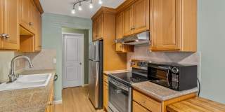2 Bedroom 2 bath in the Heart of Ballard Gallery 12