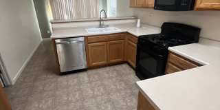 3-Bedroom, 2-Bathroom Home for Rent –Close to Parks – Spacious Living Gallery 1