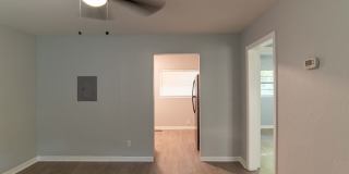 2 Bedroom / 1 Full Bath - Gallery 6
