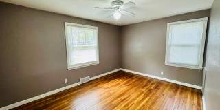 {7047} Prairie Village Ranch with Hardwood Floors + Large, Fenced Yard + 1 Car Garage Gallery 17