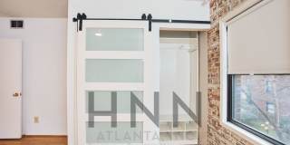 Bright Top-Floor 2/1 Condo in Prime Midtown Gallery 9