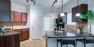 The Sovereign at Overland Park Apartments Gallery 15