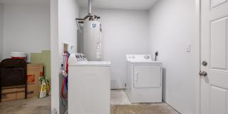 Modernized 3 Bedroom Home Near Mueller ~ Huge Backyard & Deck Gallery 29
