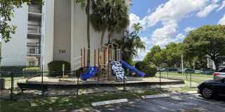 731 N Pine Island Rd Gallery 25