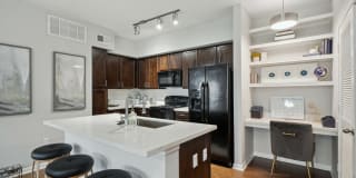 The Henry at Woodland Hills Gallery 25