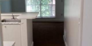 10748 N Kendall Dr Gallery 1