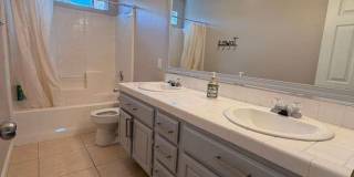 Mid-Term Rental - Beautiful 4 Bedroom Pool Home in South Temecula! Gallery 15