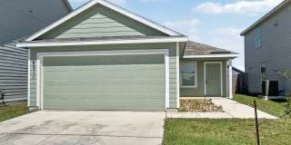 Comfortable 3-Bedroom Home in Seguin Gallery 1