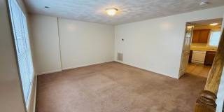 2 Bedroom, 1.5 Bath Townhouse Gallery 1