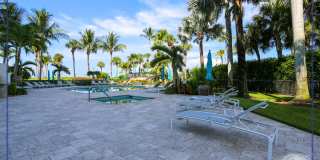**PARK SHORE BEAUTY WALK TO VENETIAN VILLAGE ** ESPLANADE** NICE AMENITIES ** 2 BEDROOM CONDO ON THE BEACH ** Gallery 55