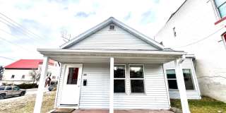 Pet Friendly 3 Bed 1 Bath Single Family home Close to Downtown! Gallery 1