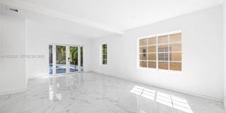 1545 Meridian Ave Gallery 37