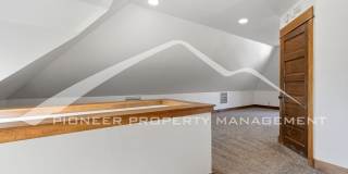 Beautiful Home with Fenced Yard and Washer/Dryer Gallery 21