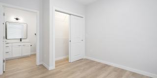 Crossline Gallery 18