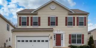 MINUTES TO QUANTICO - 6 BEDROOM HOME! Gallery 1