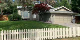 Suncrest Rental – Stunning 4-Bedroom Home Near Long Lake Gallery 1