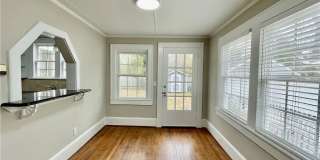 1312 Summit Avenue Gallery 17