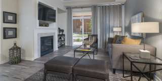 City Walk at Woodbury Gallery 10