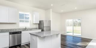 Room in 4 Bedroom Home at Sugarplum Rd Gallery 1