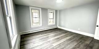 121 Oak Street Gallery 12