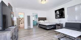 6914 1/2 Main Street Gallery 4