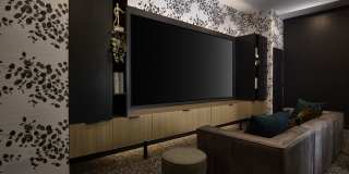 Reynard Gallery 61