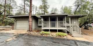 Charming 2 bedroom cottage close to downtown Prescott! Gallery 1