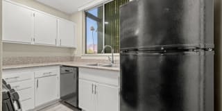 Tahquitz Court Gallery 16