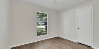 205 Collins Drive Gallery 14