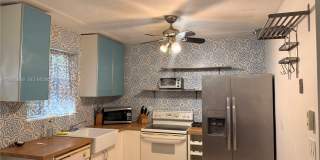 1104 N 17th Ct Gallery 1