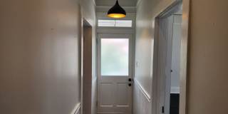Charming Railroad-Style Townhouse Near Forsyth Park & Starland Gallery 9