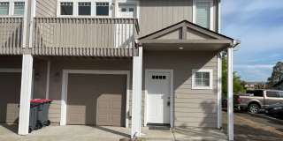 Charming 2 Bedroom 2 Bath Townhome Gallery 1