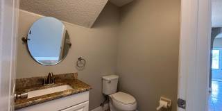 Beautiful Townhome in a gated community with assigned parking spots and a community pool Gallery 5