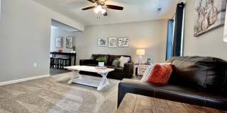 Brand New Home Walking distance to Spooky Nook Gallery 5