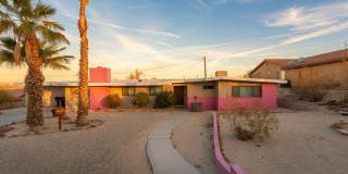 3 Bedroom 2 Bathroom - Fully Furnished - Mid Century Modern Gallery 1