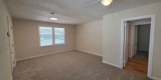 Updated 2BR/1BA Home with a fenced back yard Gallery 7