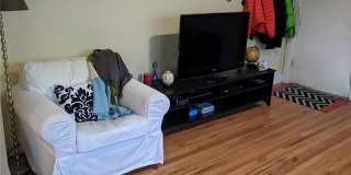 AWESOME 2-BDRM VICTORIAN DUPLEX HOME WITH 2-CAR GARAGE & CENTRAL A/C! Gallery 15