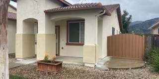 CLEAN ~ TURNKEY ~ SINGLE STORY ~ 4 BEDROOM / 2 BATH Gallery 1