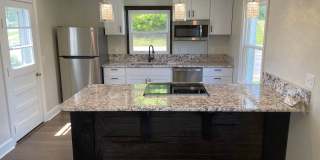 Newly Remodeled 3 Bed House Close to VT Gallery 1