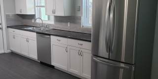 990 Butia Street Gallery 9