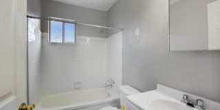 Creekside Meadows Apartment Gallery 16
