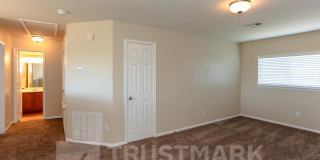 212 Crowfoot Gallery 23