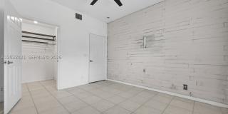 4902 Washington St Gallery 11