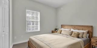 Bright and Spacious Townhome in Gate Community Gallery 25