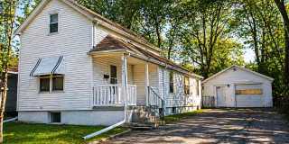 Beautifully Renovated 3 Bed / 1 Bath – Section 8 Welcome! Gallery 1