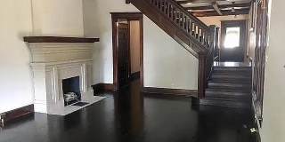 1624 Pleasant Street Gallery 1