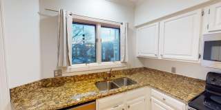 Two Bedroom Condo With Office in Green Hills Gallery 31