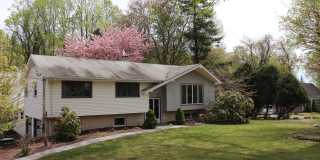 442 Surrey Ln Gallery 1