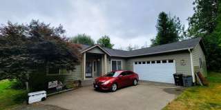 Charming and spacious 3 bed home in secluded location, 10 minutes to freeways Gallery 1