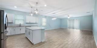 Gorgeous 3/2 in St. Cloud with fence enclosed yard and 3 car garage!  Available Now! Gallery 10